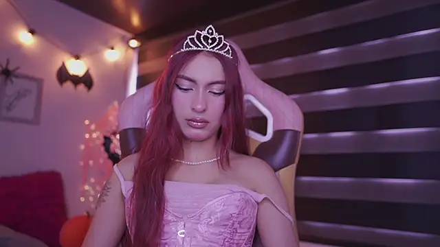 Rebecah 1 online show from 10/29/25, 02:41