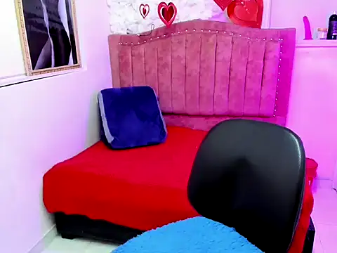 Snapshot of Britney_thx chatting on 09/19/25, 10:32 Britney thx online show from 09/19/25, 10:32