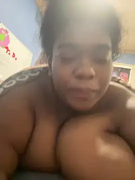 Snapshot of bunbun420247 chatting on 09/29/25, 04:12 bunbun420247 online show from 09/29/25, 04:12