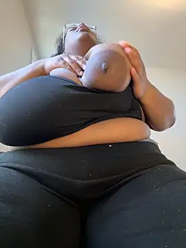 Snapshot of bunbun420247 chatting on 11/13/25, 04:28 bunbun420247 online show from 11/13/25, 04:28