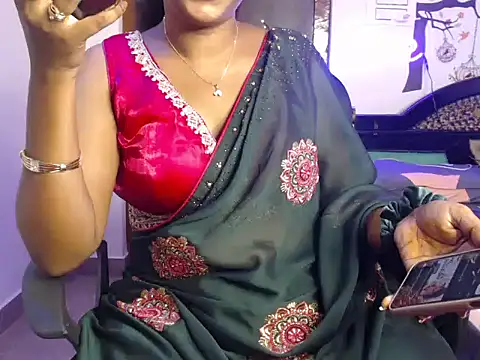 Snapshot of Zellybean_telugu chatting on 10/14/25, 04:19 Zellybean telugu online show from 10/14/25, 04:19