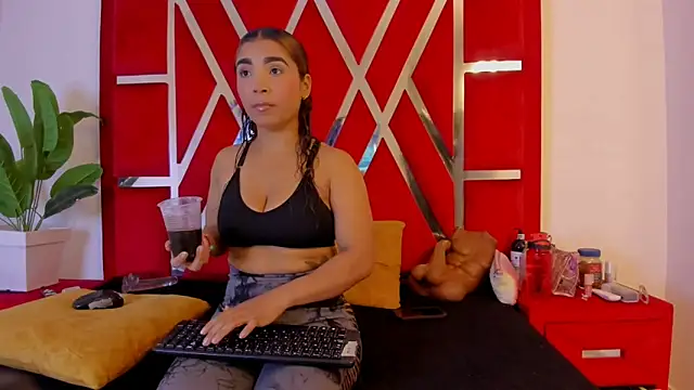 vennusasm1 online show from 10/24/25, 09:55