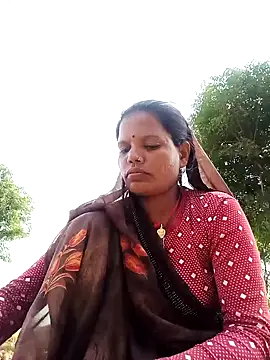 Snapshot of Sapna_ji45 chatting on 10/16/25, 04:13 Sapna ji45 online show from 10/16/25, 04:13