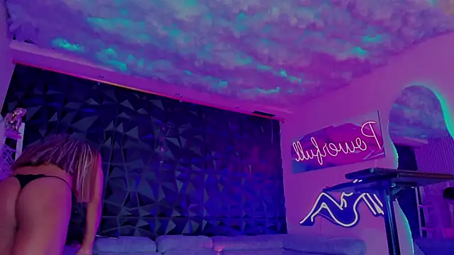 Snapshot of Naomy_Alvaradoo chatting on 11/29/25, 02:20 Naomy Alvaradoo online show from 11/29/25, 02:20