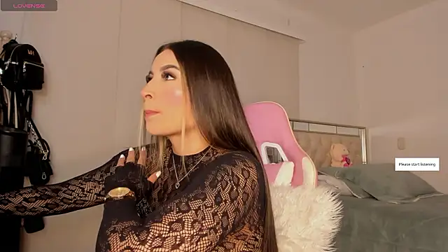 Lauuuuuuuu  online show from 02/07/26, 03:32