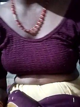 Snapshot of Beautiful-fun6 chatting on 10/27/25, 04:00 Beautiful-fun6 online show from 10/27/25, 04:00