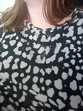 Snapshot of bellita13 chatting on 09/25/25, 04:43 bellita13 online show from 09/25/25, 04:43