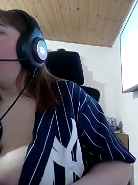 Snapshot of bellita13 chatting on 09/26/25, 05:28 bellita13 online show from 09/26/25, 05:28