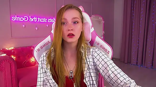 Snapshot of AgataFoxley chatting on 12/01/25, 07:02 AgataFoxley online show from 12/01/25, 07:02