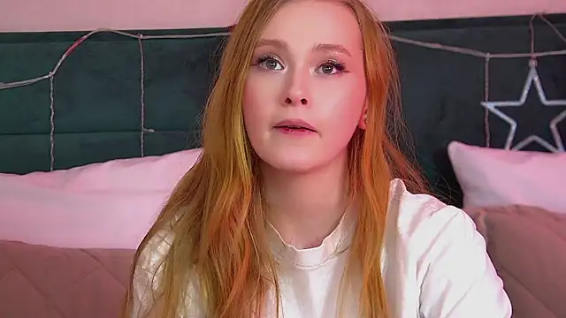 Snapshot of AgataFoxley chatting on 12/18/25, 08:59 AgataFoxley online show from 12/18/25, 08:59