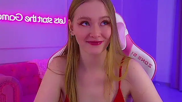 Snapshot of AgataFoxley chatting on 02/04/26, 06:25 AgataFoxley online show from 02/04/26, 06:25