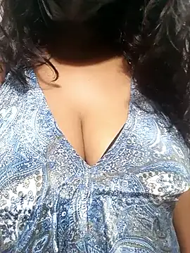 Snapshot of HAANNIAA chatting on 12/04/25, 08:28 HAANNIAA online show from 12/04/25, 08:28