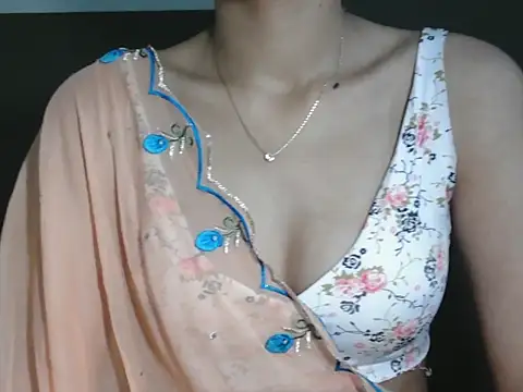 Snapshot of cute_seemu chatting on 09/30/25, 01:32 cute seemu online show from 09/30/25, 01:32