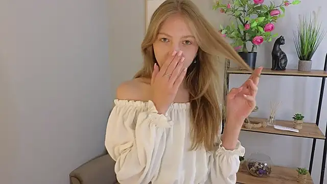 Sue Sanders online show from 09/12/25, 10:15