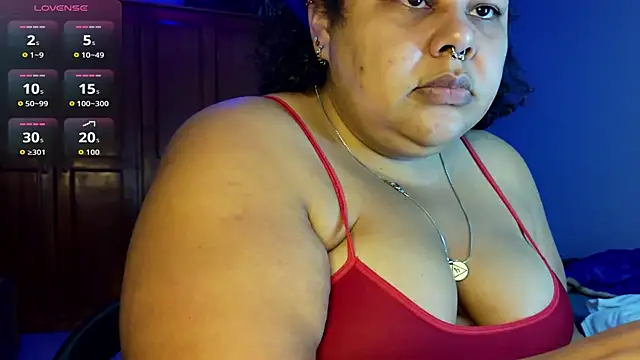 Snapshot of xlatinastar chatting on 05/26/26, 12:12 xlatinastar online show from 05/26/26, 12:12