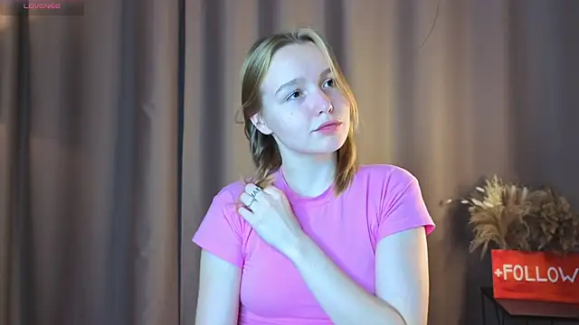 Snapshot of VinnieSerrano chatting on 09/20/25, 03:02 VinnieSerrano online show from 09/20/25, 03:02