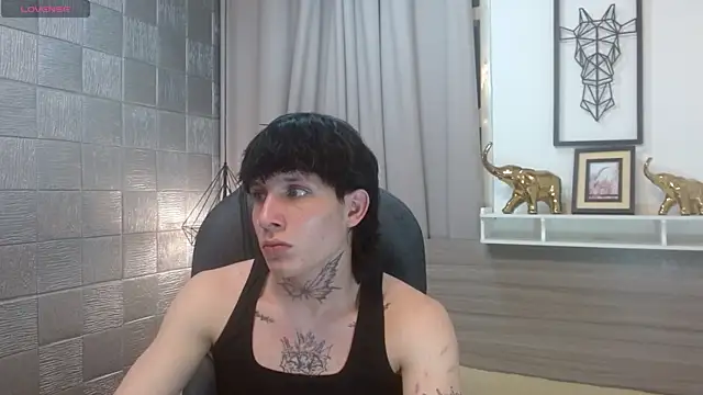 Snapshot of Iantwink18 chatting on 11/09/25, 07:50 Iantwink18 online show from 11/09/25, 07:50