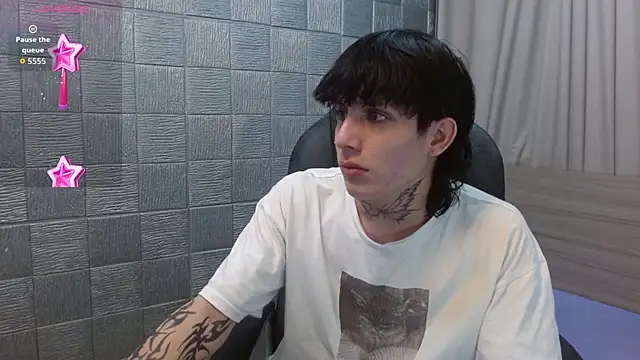 Snapshot of Iantwink18 chatting on 12/04/25, 07:55 Iantwink18 online show from 12/04/25, 07:55