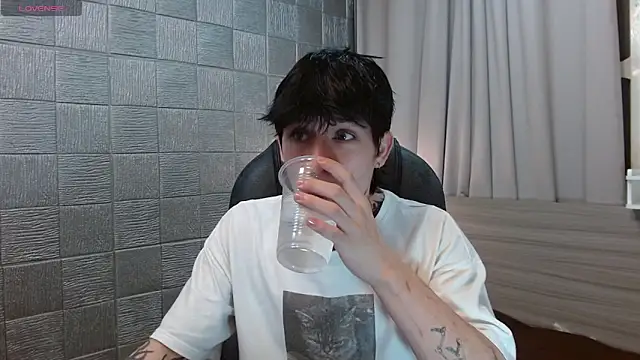 Iantwink18 online show from 01/06/26, 08:23