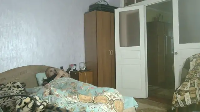 NiraFrost online show from 10/22/25, 06:02