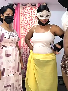 Family02 online show from 02/19/26, 04:52