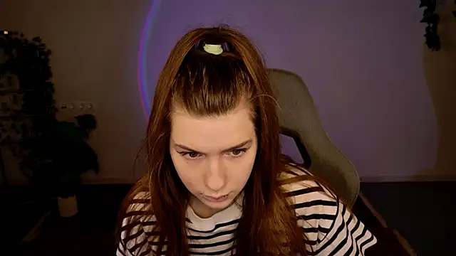 AliceCUNTach online show from 12/17/25, 05:02