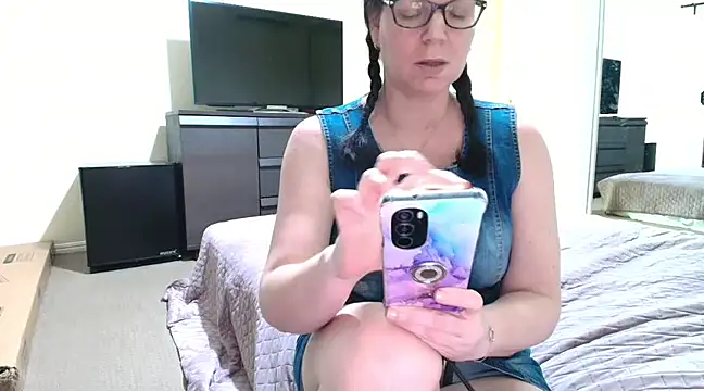 aussiepeaches online show from 02/27/25, 11:10