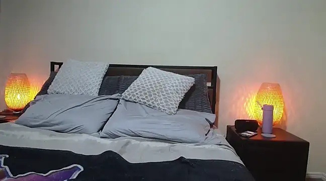 aussiepeaches online show from 03/22/25, 11:32