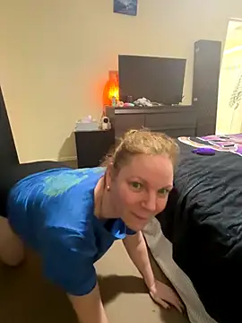 aussiepeaches online show from 11/12/25, 02:06