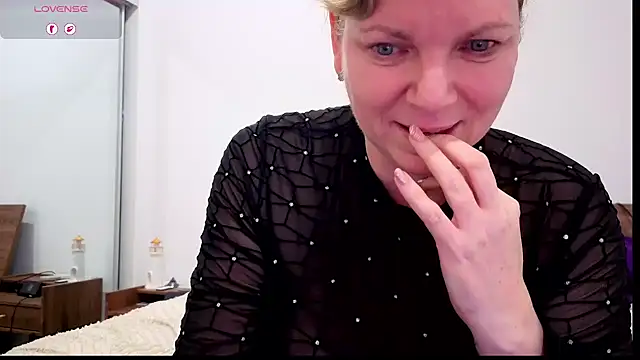 aussiepeaches online show from 07/01/26, 11:01
