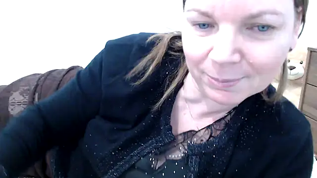 aussiepeaches online show from 07/27/26, 12:39