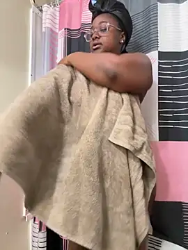 Snapshot of Milkcoco chatting on 11/11/25, 01:22 Milkcoco online show from 11/11/25, 01:22