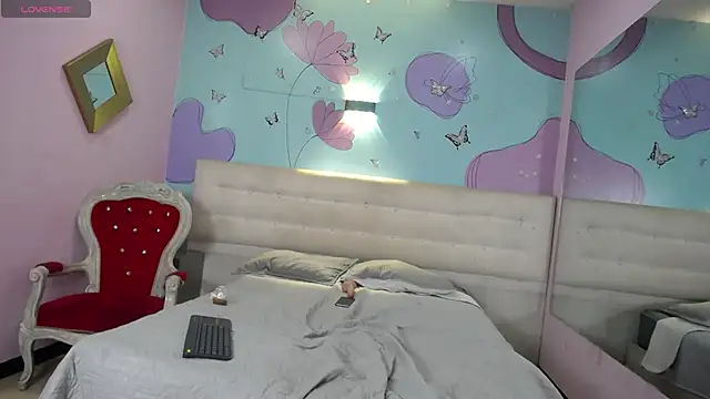 caroliine fox   online show from 09/21/25, 03:41