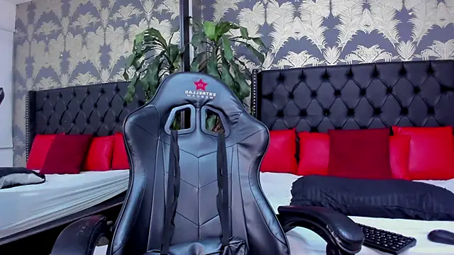 Lean Portman online show from 04/21/26, 01:39