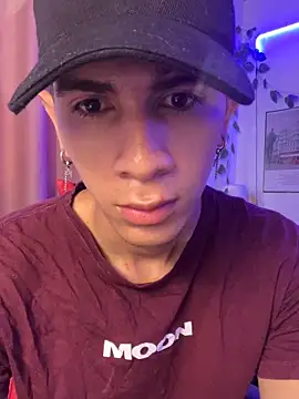 Snapshot of rickyvalentino chatting on 09/26/25, 01:48 rickyvalentino online show from 09/26/25, 01:48