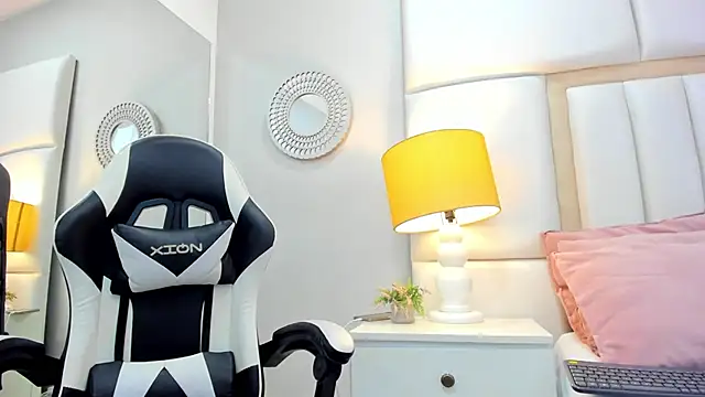 Sweet Lucianaa online show from 12/14/25, 01:27