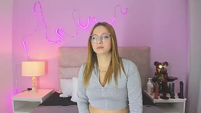 EmaRae1499 online show from 11/27/25, 07:38