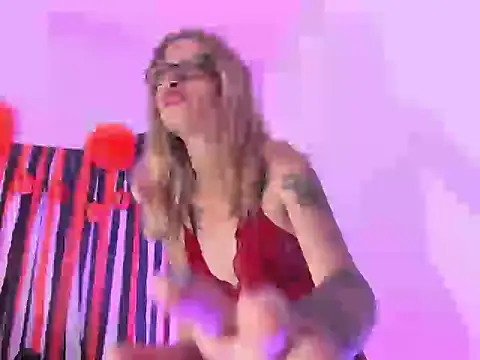 MerryyMendez online show from 10/31/25, 02:12