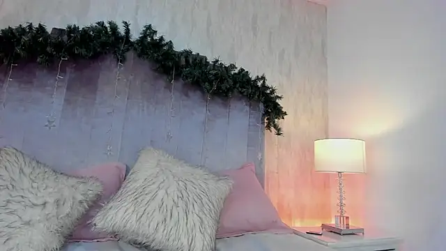 salma lutz online show from 11/30/25, 12:53