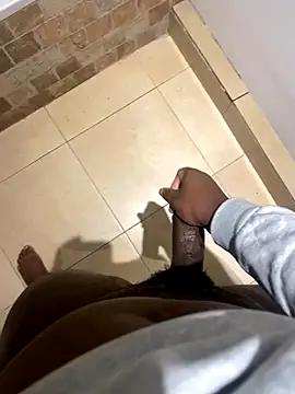 Snapshot of Coquin_R97 chatting on 11/13/25, 12:26 Coquin R97 online show from 11/13/25, 12:26