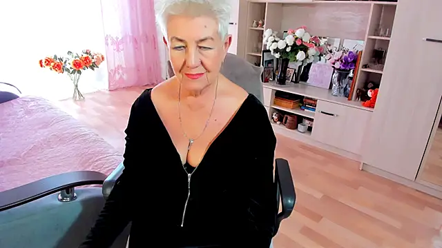 HotandMature online show from 04/10/26, 09:25