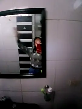 Snapshot of Venuxx chatting on 12/14/25, 06:23 Venuxx online show from 12/14/25, 06:23