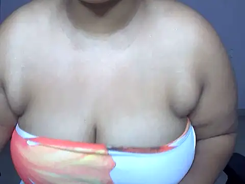 Snapshot of mrymlove chatting on 09/19/25, 02:18 mrymlove online show from 09/19/25, 02:18