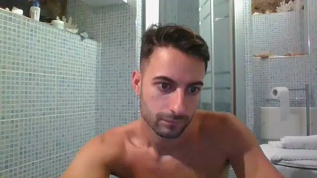 Amicisegreti online show from 09/11/25, 07:19