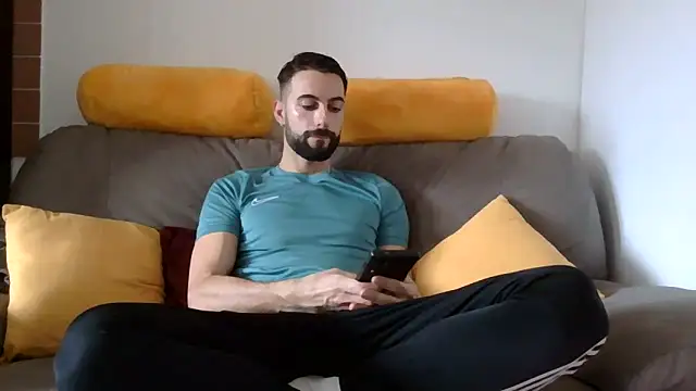 Amicisegreti online show from 12/23/25, 09:40