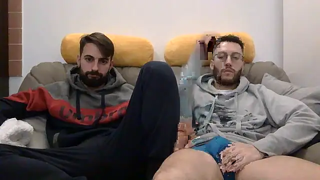 Amicisegreti online show from 02/07/26, 08:45