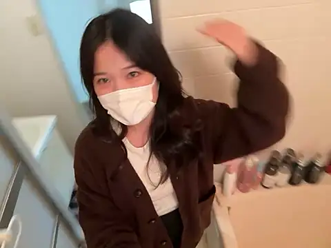 Snapshot of hikiwarinatto_xoxo chatting on 11/03/25, 05:42 hikiwarinatto xoxo online show from 11/03/25, 05:42