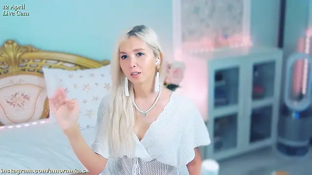 Amoramias online show from 04/12/26, 05:51