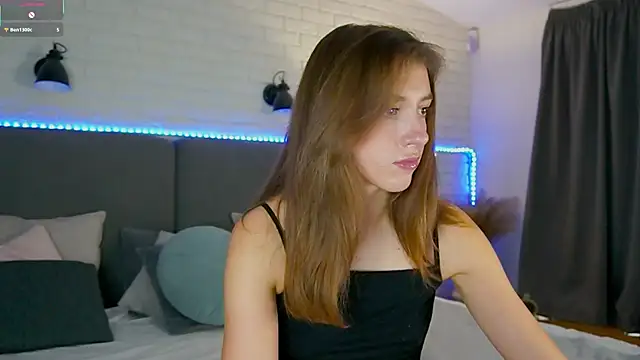 SweetVikki online show from 10/20/25, 12:16