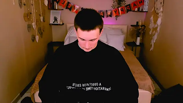 David  Diamond online show from 10/26/25, 04:02